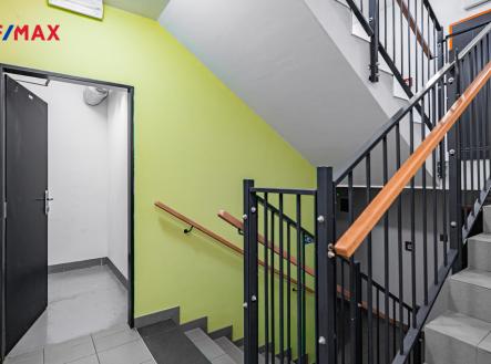 p1401539-vylepsene-nr.jpg | Pronájem - skladovací prostor, 2 m²