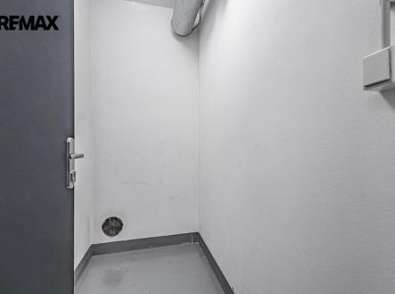 p1401515-vylepsene-nr.jpg | Pronájem - skladovací prostor, 2 m²