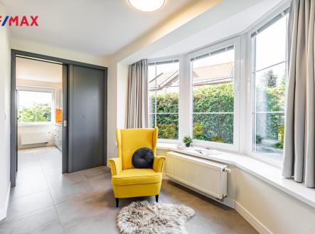 Prostorná hala v přízemí | Prodej - dům/vila, 206 m²