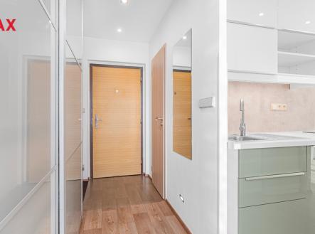 Vstupní předsíň bytu | Pronájem bytu, 2+kk, 43 m²