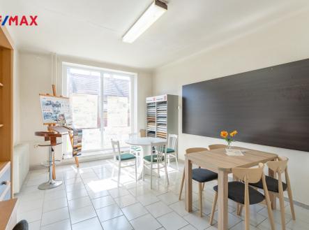 1.NP | Prodej - dům/vila, 686 m²