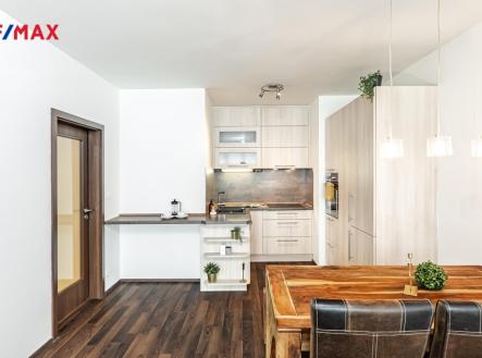 p1518911.jpg | Prodej bytu, 2+kk, 66 m²
