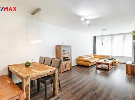 p1518917.jpg | Prodej bytu, 2+kk, 66 m²