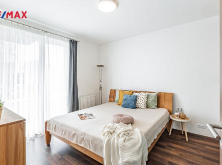 p1518928.jpg | Prodej bytu, 2+kk, 66 m²