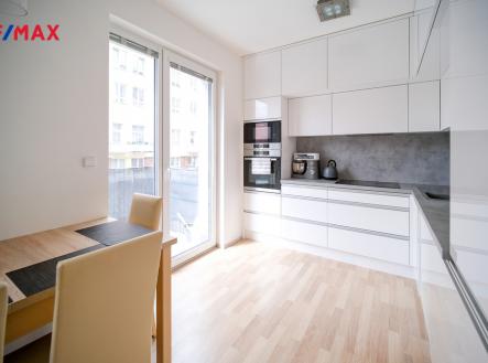 dscf2404-5-6.jpg | Pronájem bytu, 2+kk, 13 506 m²