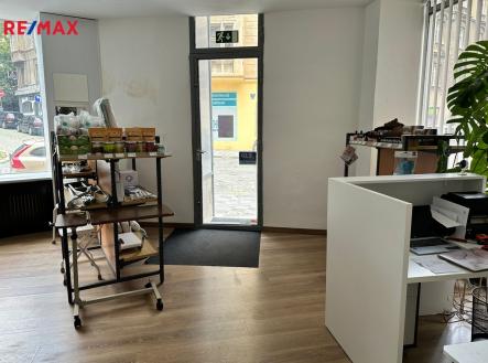 3d6fc1d9-23e2-4658-a057-42becd039437.jpg | Pronájem - obchodní prostor, 94 m²