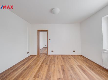 250811-byt-uvaly-12.jpg | Prodej bytu, 4+kk, 97 m²