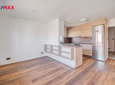 250811-byt-uvaly-21.jpg | Prodej bytu, 4+kk, 97 m²