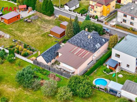 250729-dum-chezlovice-6.jpg | Prodej - dům/vila, 330 m²