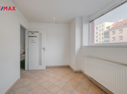 dscf6965-6-7-8-9-upraveno.jpg | Prodej - obchodní prostor, 151 m²