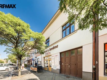 Pohled na dům z Klášterské ulice | Prodej - obchodní prostor, 1 020 m²