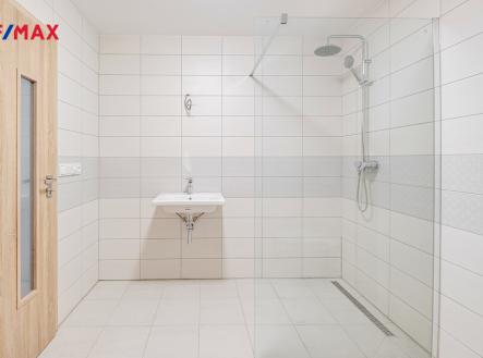 250829-byt-bela-pod-bezdezem-18.jpg | Pronájem bytu, 3+kk, 161 m²