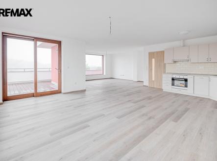 250829-byt-bela-pod-bezdezem-11.jpg | Pronájem bytu, 3+kk, 161 m²