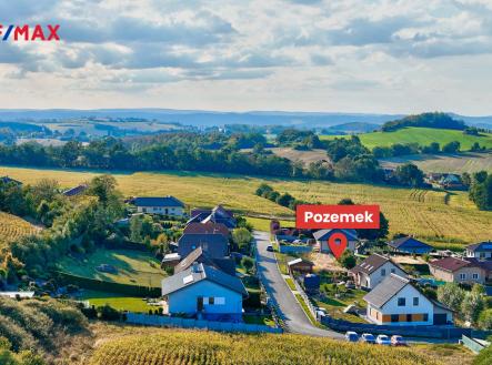 250911-pozemek-pricovy-7.jpg | Prodej - pozemek pro bydlení, 1 054 m²