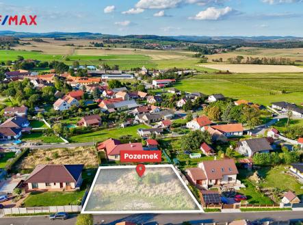 250911-pozemek-pricovy-2.jpg | Prodej - pozemek pro bydlení, 1 054 m²