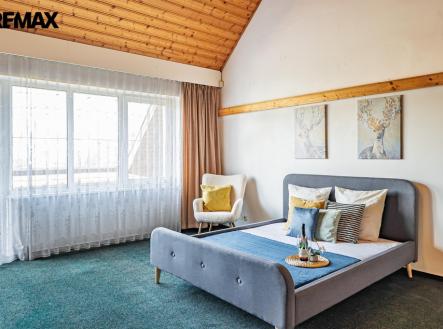 p1710034.jpg | Prodej - dům/vila, 500 m²