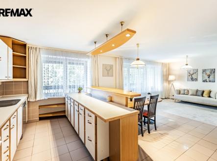 p1709957.jpg | Prodej - dům/vila, 500 m²