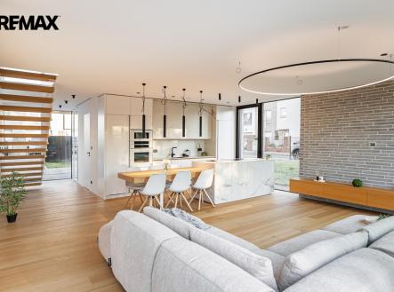 p1555385-1.jpg | Prodej - dům/vila, 177 m²