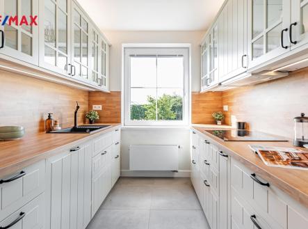 Kuchyně | Prodej - dům/vila, 284 m²
