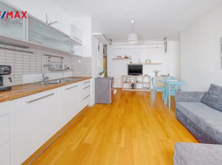 221020-byt-praha-9-16.jpg | Prodej bytu, 2+kk, 54 m²