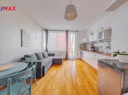 221020-byt-praha-9-14.jpg | Prodej bytu, 2+kk, 54 m²