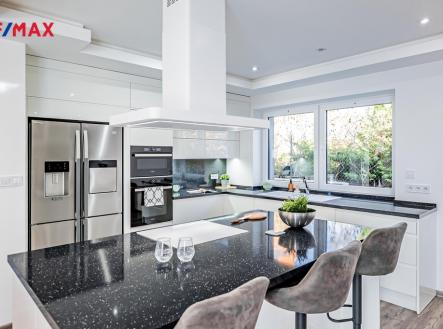 p1738702.jpg | Prodej - dům/vila, 220 m²