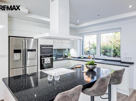 p1738702.jpg | Prodej - dům/vila, 220 m²