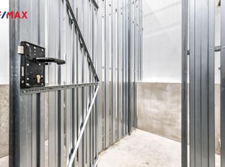 p1726386.jpg | Pronájem - skladovací prostor, 2 m²