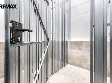 p1726386.jpg | Pronájem - skladovací prostor, 2 m²