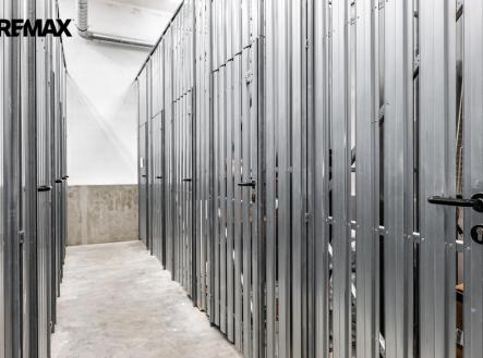 p1726379.jpg | Pronájem - skladovací prostor, 2 m²