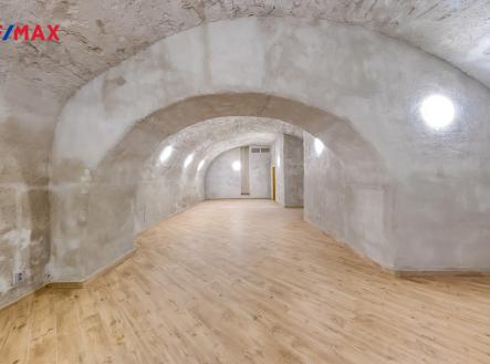 221114-praha-9.jpg | Pronájem - jiné, 210 m²