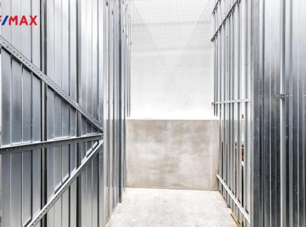 p1726387.jpg | Prodej - skladovací prostor, 1 m²