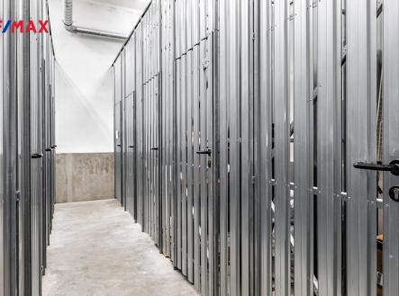 p1726379.jpg | Prodej - skladovací prostor, 1 m²