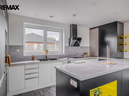 251013-dum-sendrazice-24.jpg | Prodej - dům/vila, 239 m²