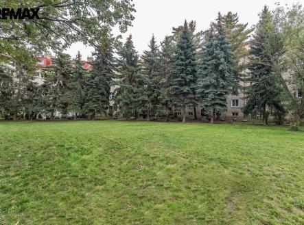 vnitroblok.jpg | Prodej bytu, 3+1, 80 m²