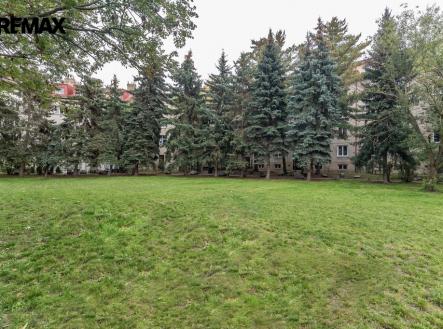 vnitroblok.jpg | Prodej bytu, 3+1, 80 m²