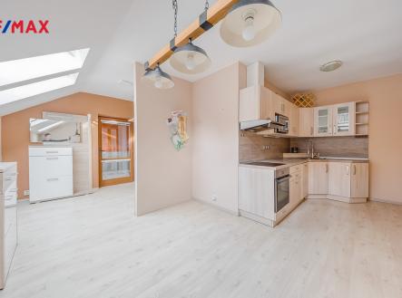 251209-byt-psary-2.jpg | Pronájem bytu, 4+kk, 90 m²