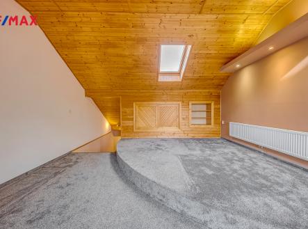 251209-byt-psary-7.jpg | Pronájem bytu, 4+kk, 90 m²