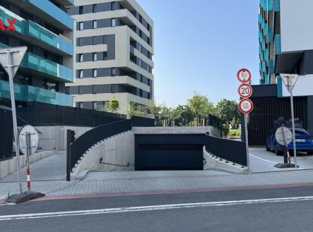 img-9621.jpeg | Pronájem - malý objekt/garáž