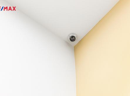 p1726442-1.jpg | Prodej - skladovací prostor, 1 m²