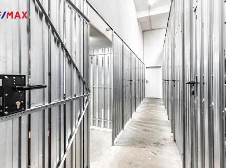 p1726412-1.jpg | Prodej - skladovací prostor, 1 m²