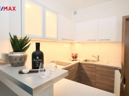 55fe61d9-16e6-4468-b551-5819a48fa46f-1-201-a.jpeg | Pronájem bytu, 1+kk, 30 m²