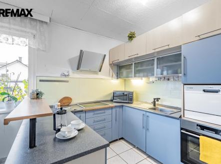 p1058695-1.jpg | Prodej - dům/vila, 300 m²