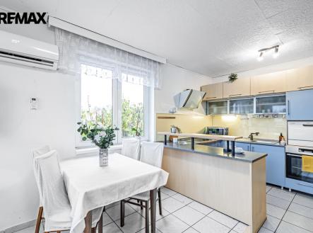 p1058768-1.jpg | Prodej - dům/vila, 300 m²