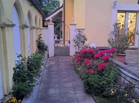 43992956-9971-4bcb-ac33-2b5d6b09b335.jpeg | Prodej - dům/vila, 343 m²