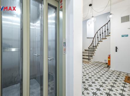 p1769791.jpg | Pronájem - skladovací prostor, 3 m²