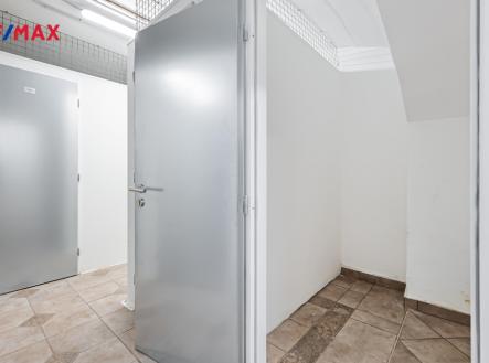 p1769671.jpg | Pronájem - skladovací prostor, 3 m²