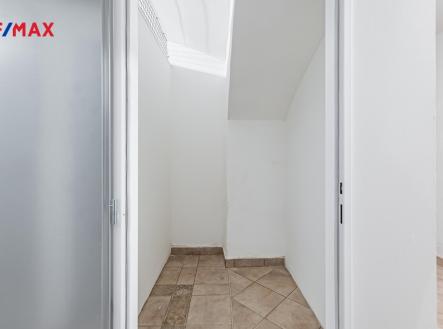 p1769668.jpg | Pronájem - skladovací prostor, 3 m²