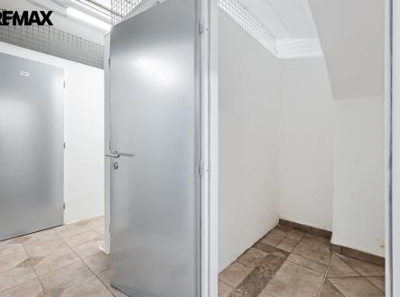 p1769671.jpg | Pronájem - skladovací prostor, 3 m²