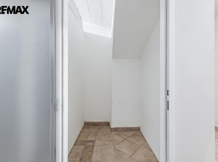 p1769668.jpg | Pronájem - skladovací prostor, 3 m²